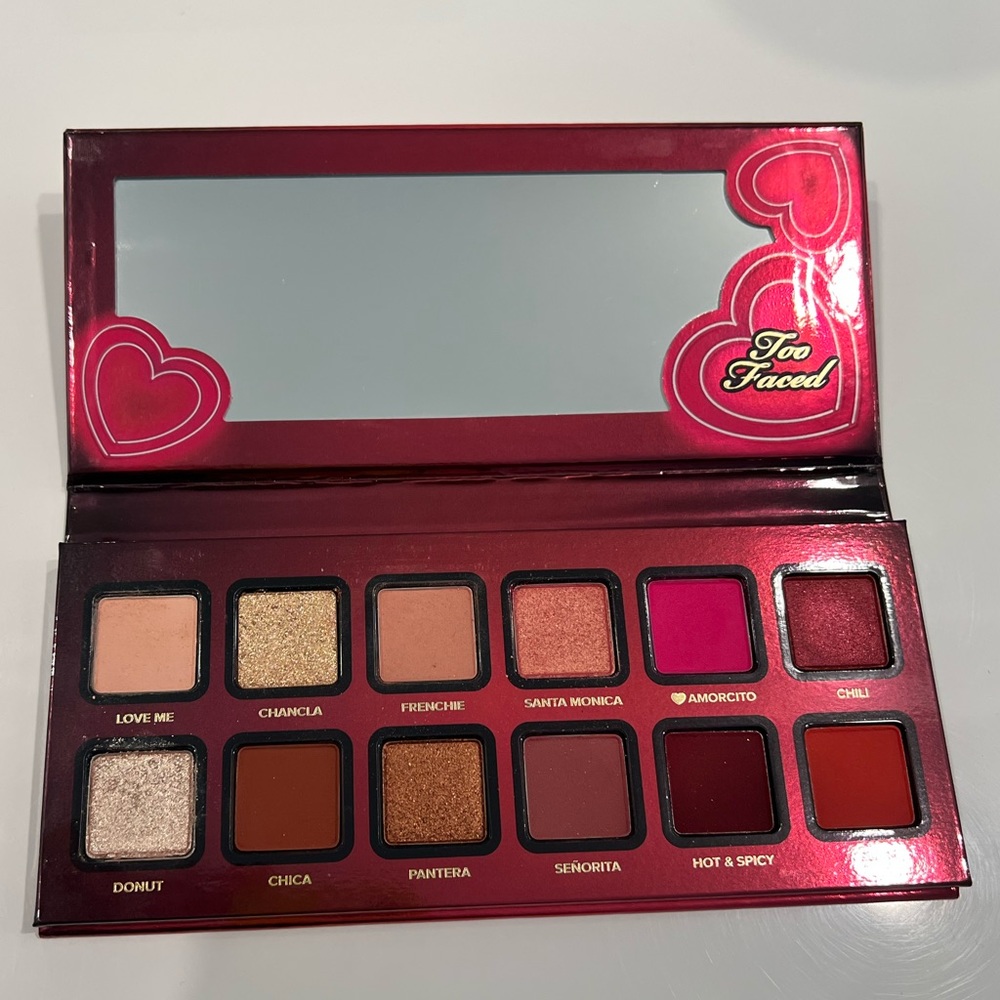 Too faced Mariale Palette
